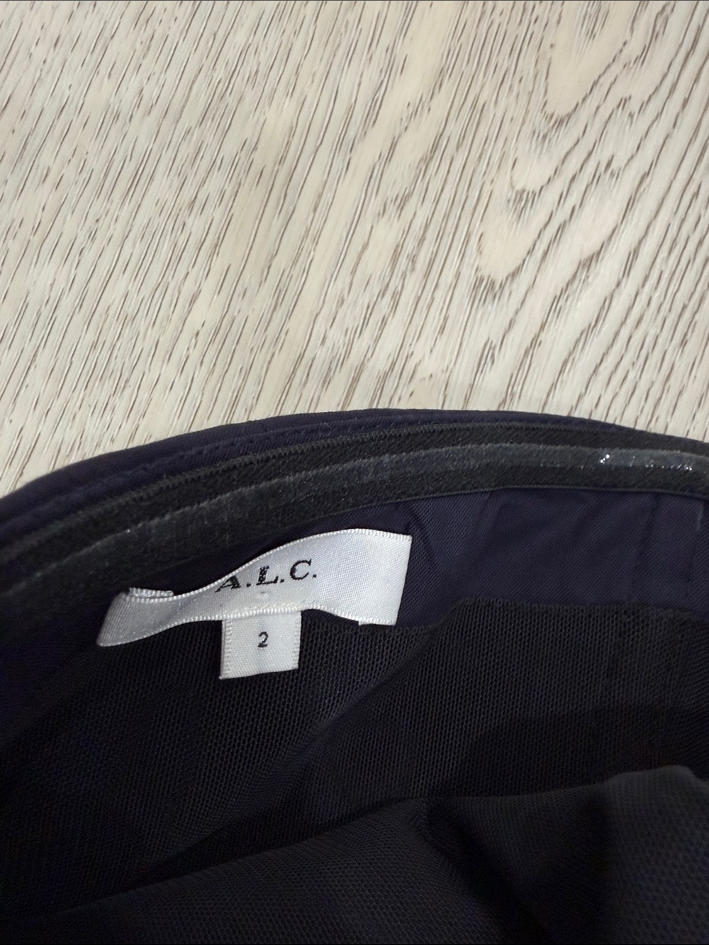 Men Bags Subcategory Identification - Picture 3 of 3